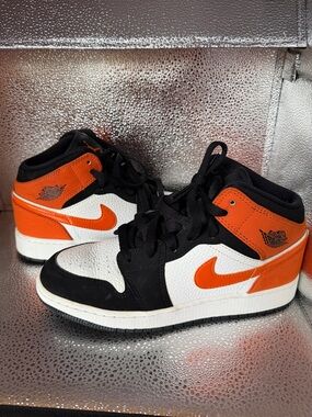 Nike Air Jordan 1 Mid Orange Black White
